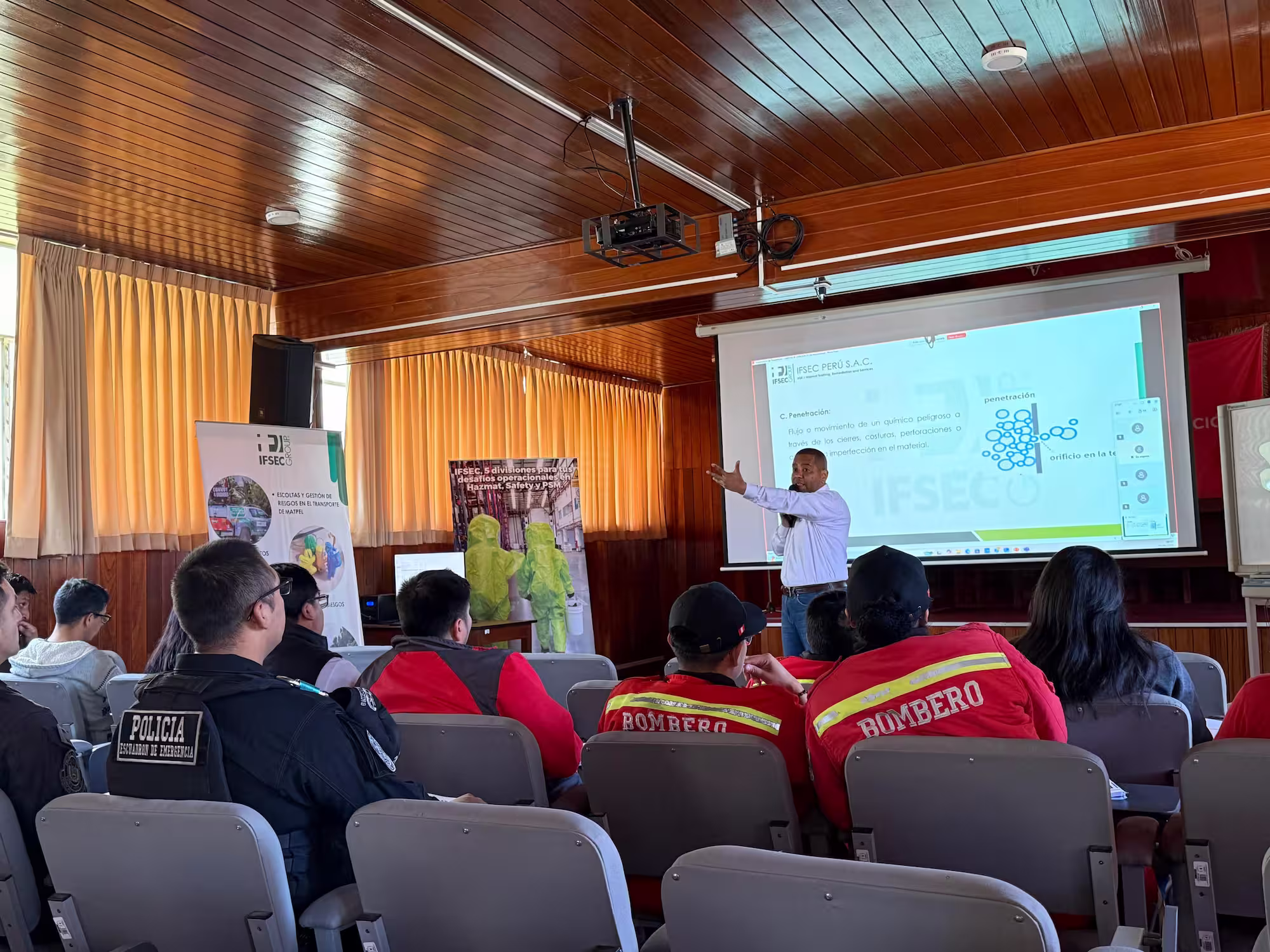 Capacitación en HSE y HAZMAT